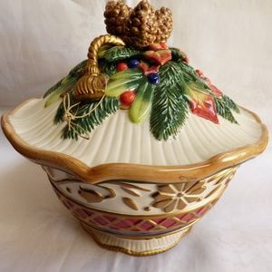 Fitz and Floyd Classics Jolly St. Nick Hand painted Holiday Ceramic covered Bowl